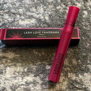 Limited Edition Lash Love Fanorama Mascara (Black)